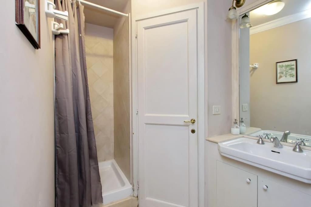 Navona Elegant Two Bedroom Apartment Rome Exterior photo